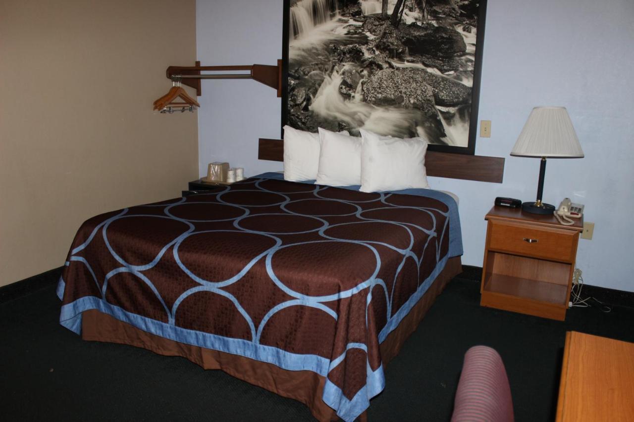 Super 8 By Wyndham East Stroudsburg - Poconos Hotel Kültér fotó