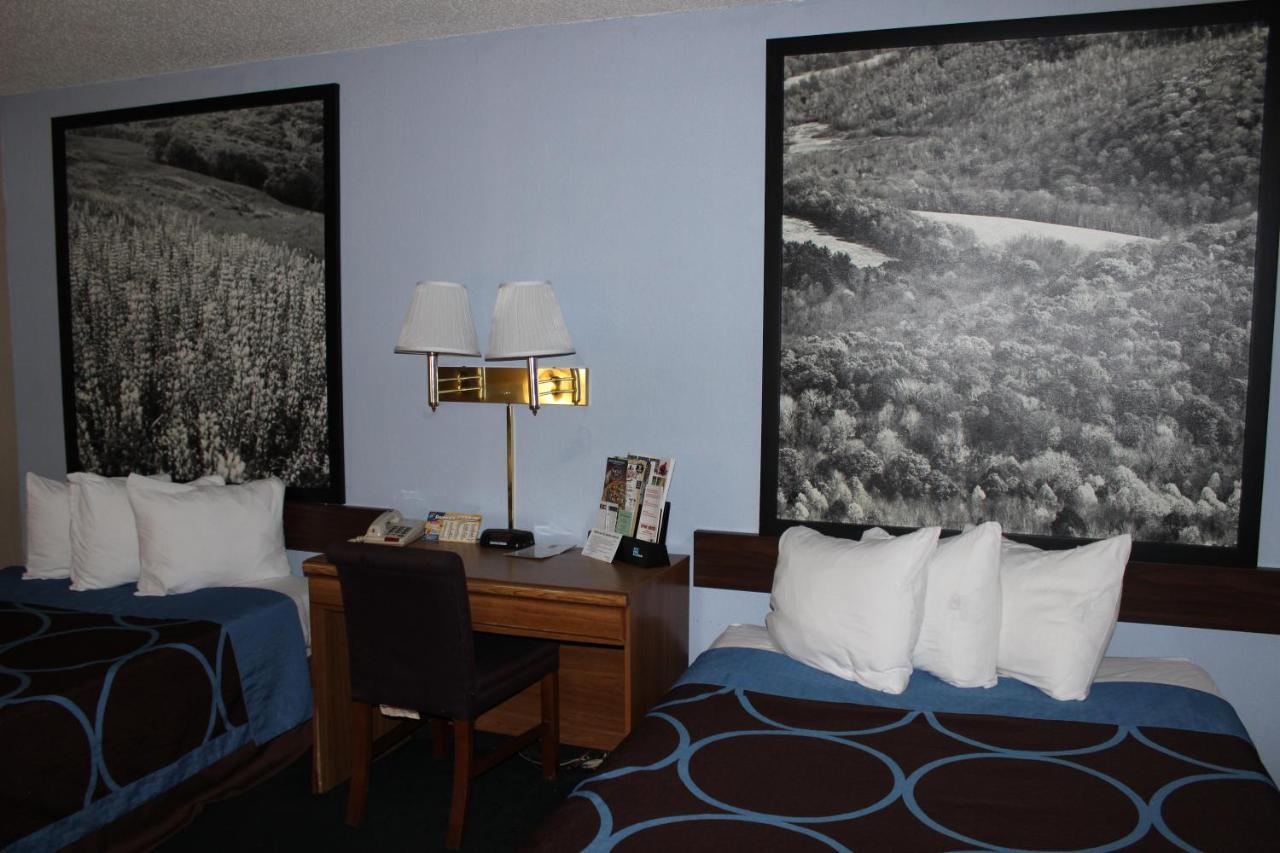 Super 8 By Wyndham East Stroudsburg - Poconos Hotel Kültér fotó