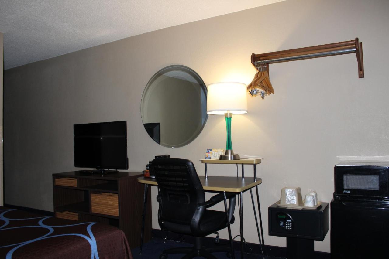 Super 8 By Wyndham East Stroudsburg - Poconos Hotel Kültér fotó